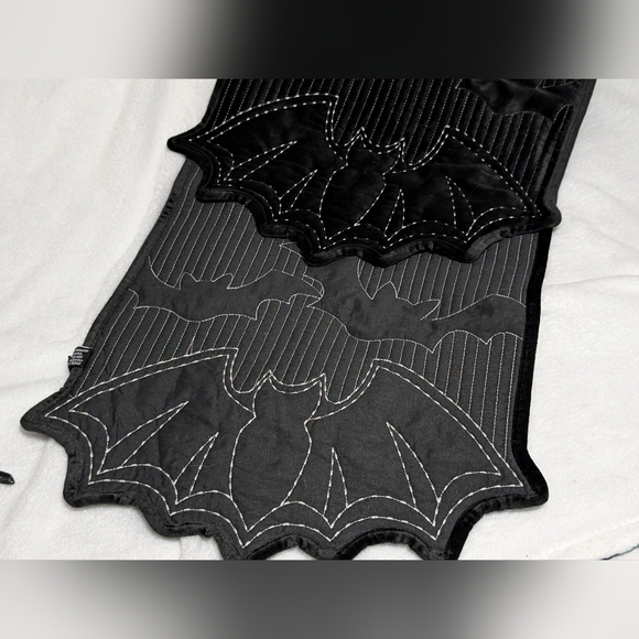Cynthia Rowley Curious Bat Halloween Table Runner - Picture 4 of 11
